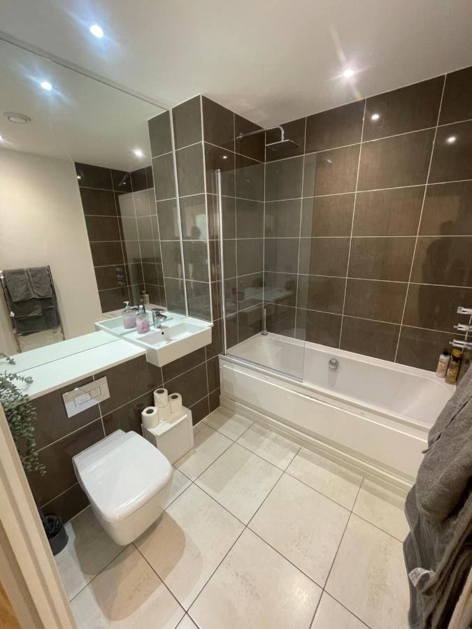 Luxury London Apartment - Steps To East Croydon Train Station Экстерьер фото
