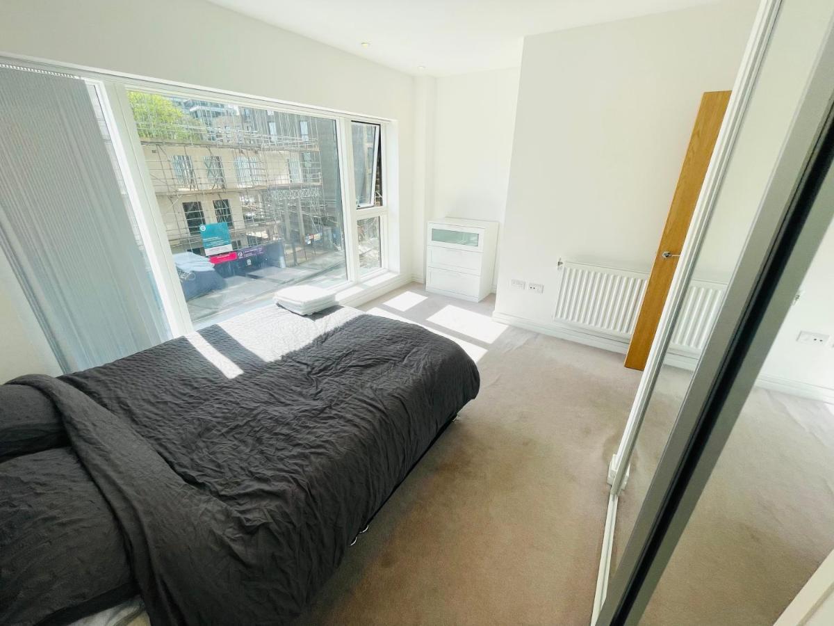 Luxury London Apartment - Steps To East Croydon Train Station Экстерьер фото